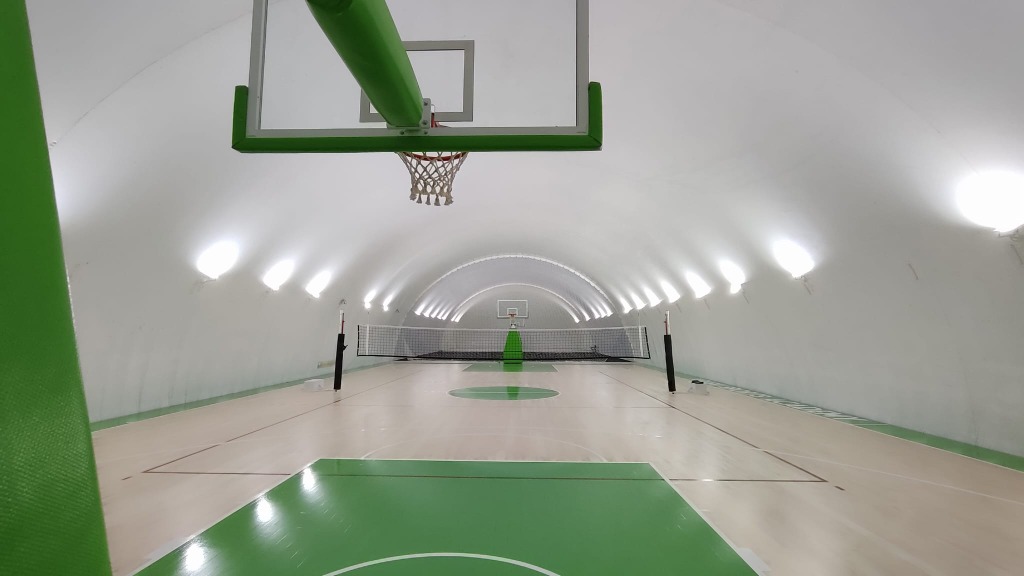Kapalı Basketbol Sahası